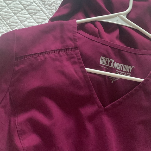 Grey’s Anatomy Scrubs - Picture 5 of 5